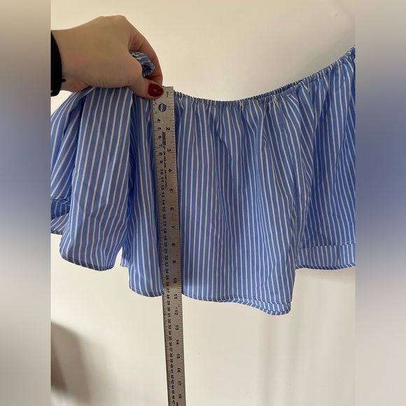 Off The Shoulder Crop Top - Picture 3 of 4